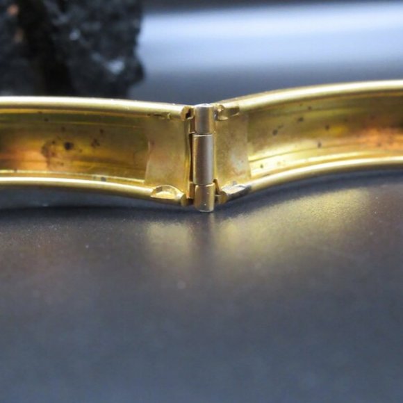 VICTORIAN Etched Bracelet | Beautiful Gold Bangle | Vintage Victorian - Tiny - Picture 6 of 10